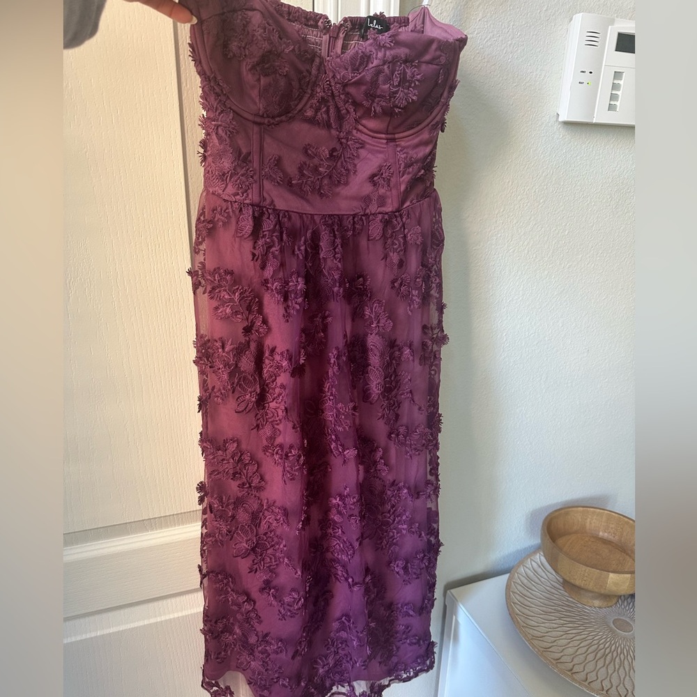 Lulu's Perfect Purple Floral Embroidered Strapless Midi Dress